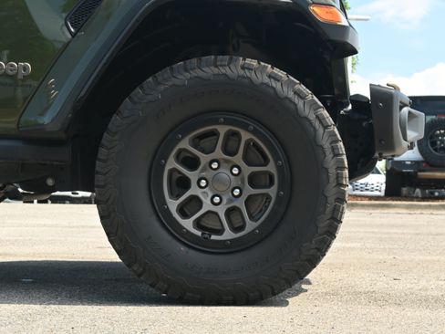 Used 2023 Jeep Wrangler Unlimited Rubicon 392 w/ Xtreme Recon 35" Tire Package AWD/4WD image 13