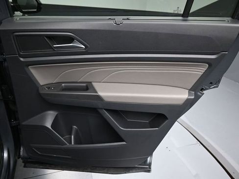 Used 2023 Volkswagen Atlas SE w/ Panoramic Sunroof Package image 36