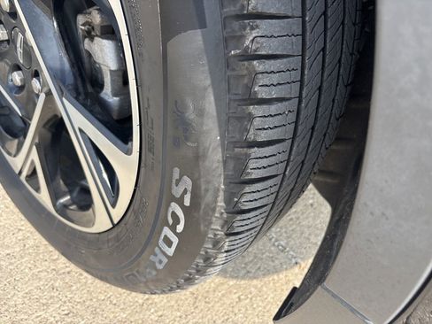 Used 2024 Lincoln Nautilus Premier image 8