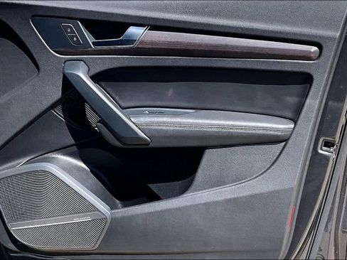 Used 2022 Audi Q5 2.0T Premium Plus w/ Premium Plus Package image 19