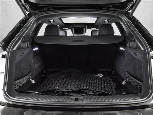 Certified 2024 Audi Q5 2.0T Premium w/ Summer of Audi Package AWD/4WD image 6