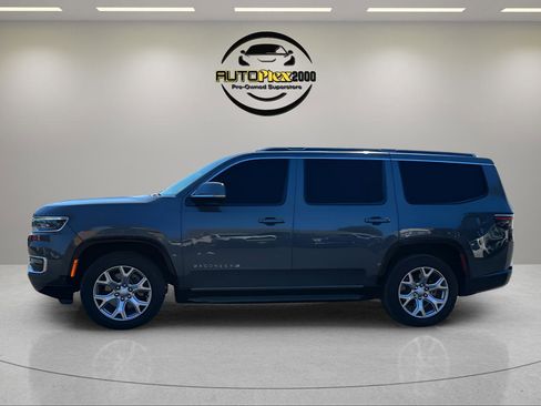 Used 2022 Jeep Wagoneer Series II AWD/4WD image 4