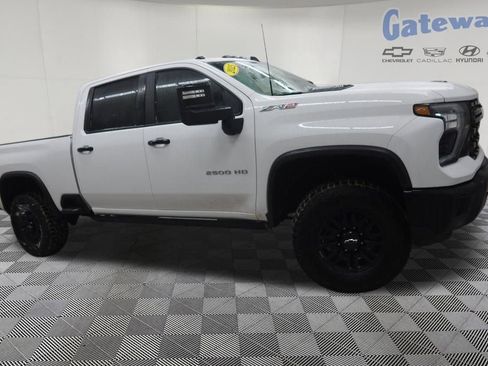 Used 2025 Chevrolet Silverado 2500 ZR2 w/ Technology Package AWD/4WD image 1