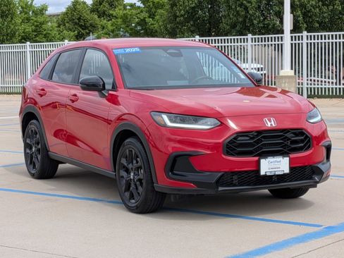 Used 2025 Honda HR-V Sport image 4