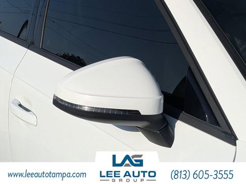 Used 2017 Audi A4 2.0T Premium image 11