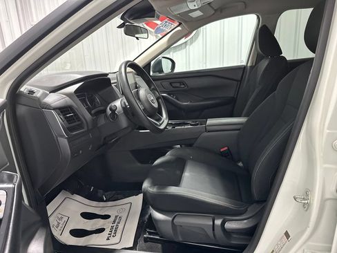 Used 2024 Nissan Rogue S AWD/4WD image 11