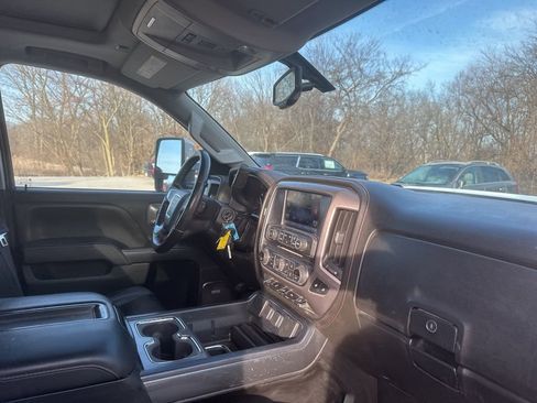 Used 2015 GMC Sierra 2500 SLT w/ All-Terrain HD Package image 15