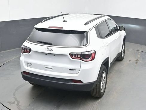 Used 2023 Jeep Compass Latitude AWD/4WD image 37