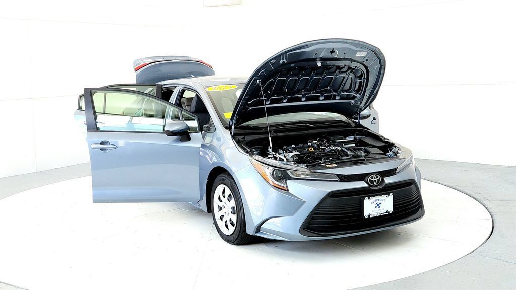 Used 2023 Toyota Corolla LE w/ Carpet Mat Package (TMS) FWD image 9