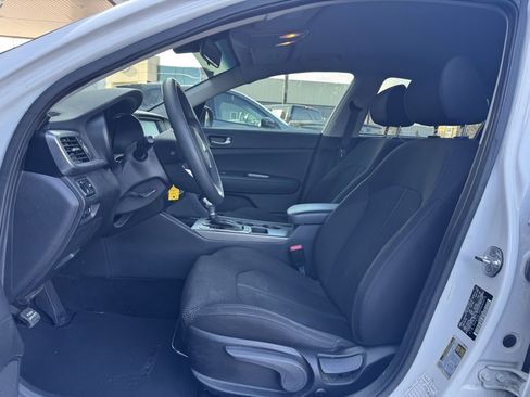 Used 2019 Kia Optima LX image 4
