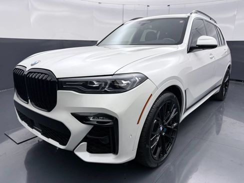 Used 2019 BMW X7 xDrive50i w/ M Sport Package AWD/4WD image 3