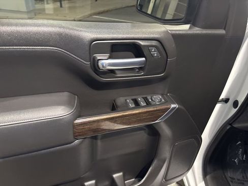 Used 2020 GMC Sierra 1500 SLE w/ SLE Value Package image 12