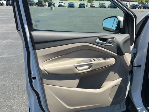 Used 2018 Ford Escape Titanium w/ Ford Safe & Smart Package AWD/4WD image 15