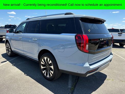 Used 2025 Ford Expedition Max Platinum w/ Driver's Package AWD/4WD image 9