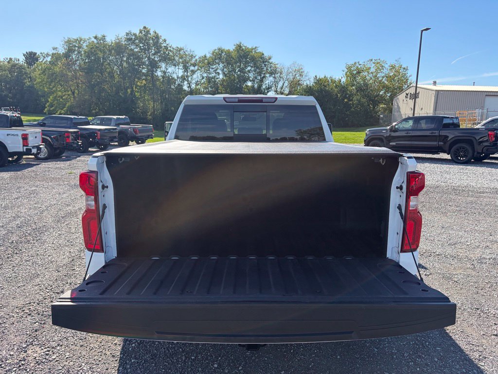 Used 2023 Chevrolet Silverado 1500 RST AWD/4WD image 17