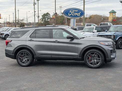New 2026 Ford Explorer ST w/ Sun And Sound Package image 8