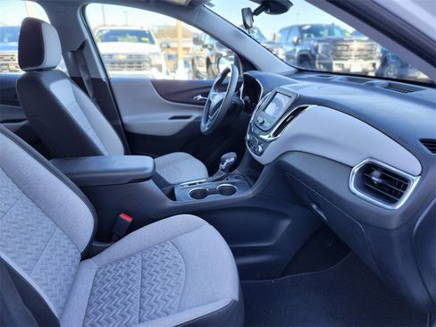 Used 2022 Chevrolet Equinox LS image 6