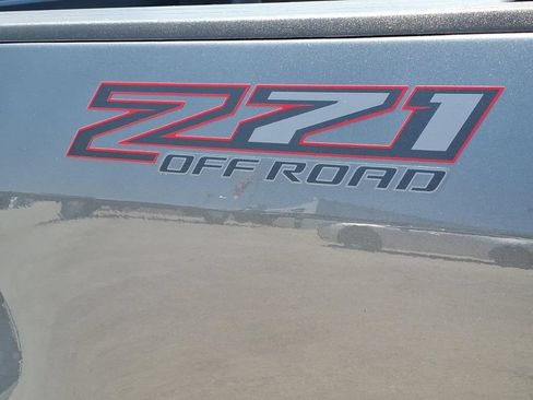 Used 2022 Chevrolet Colorado Z71 AWD/4WD image 11
