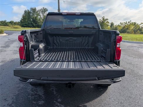 Used 2023 Chevrolet Silverado 1500 LT image 13