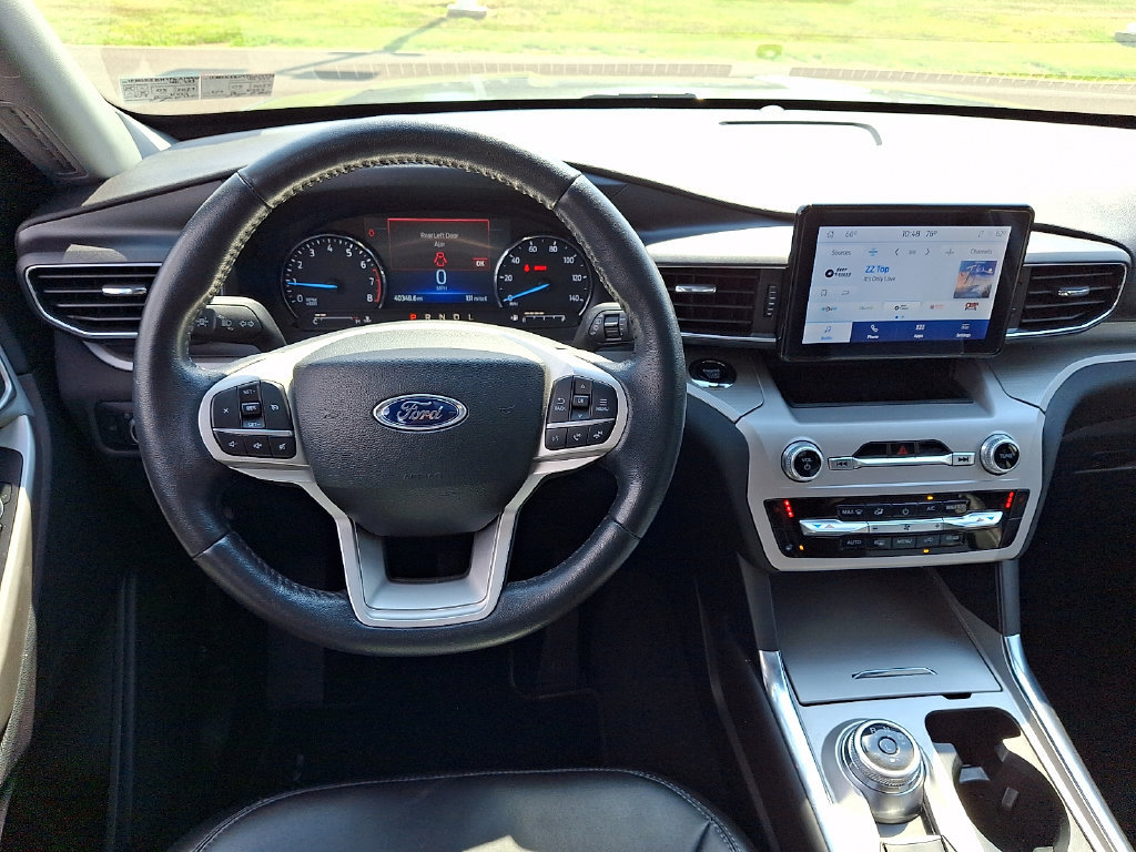 Used 2023 Ford Explorer XLT w/ Equipment Group 202A AWD/4WD image 13
