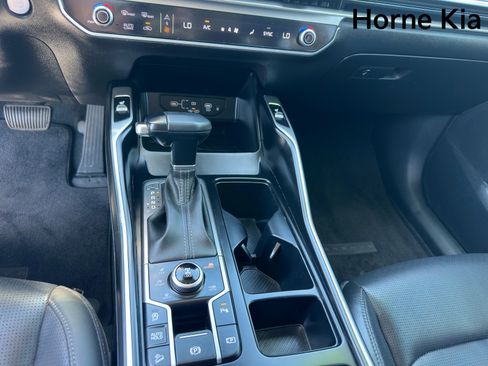 Certified 2024 Kia Sorento S w/ Panoramic Sunroof Package AWD/4WD image 16