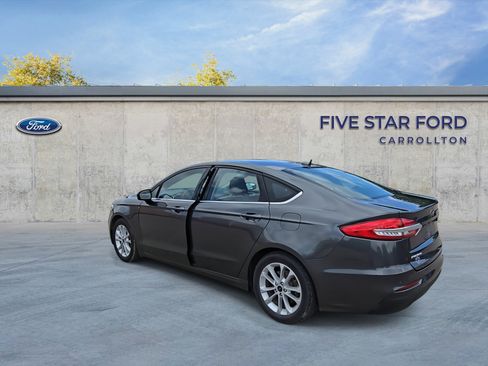 Used 2020 Ford Fusion SE image 6