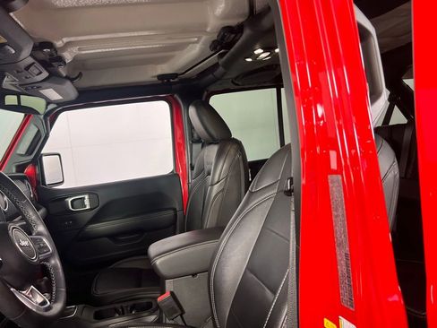 Used 2023 Jeep Wrangler Unlimited Sahara w/ Cold Weather Group image 23