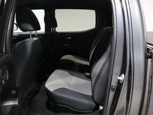 Used 2021 Toyota Tacoma TRD Sport w/ Technology Package image 16