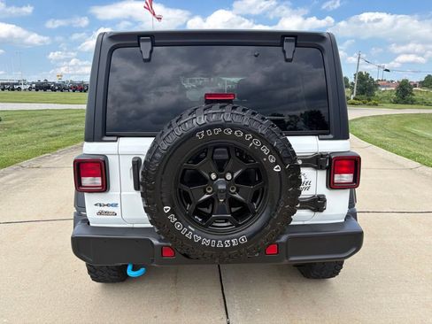Used 2023 Jeep Wrangler Unlimited w/ Cold Weather Group AWD/4WD image 5