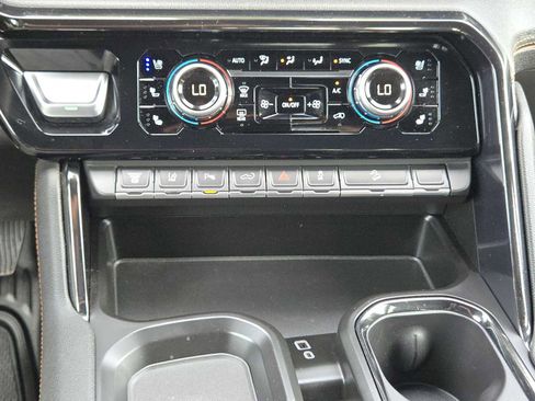 Certified 2024 GMC Sierra 2500 AT4 w/ AT4 Premium Plus Package AWD/4WD image 20