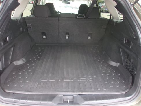 Used 2022 Subaru Outback Premium AWD/4WD image 18