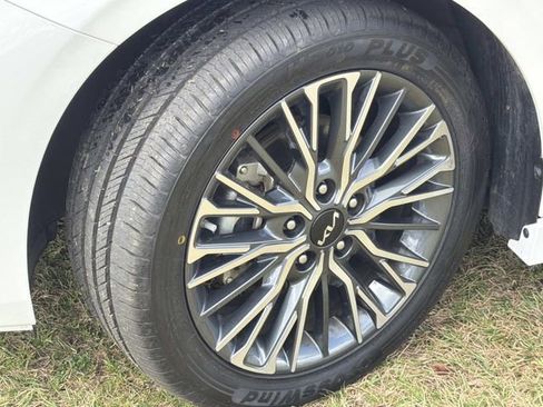 Used 2024 Kia Forte GT-Line w/ GT-Line Premium Package image 15