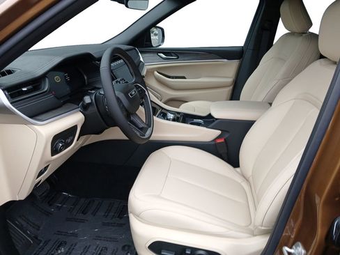 New 2026 Jeep Grand Cherokee L Limited RWD image 19