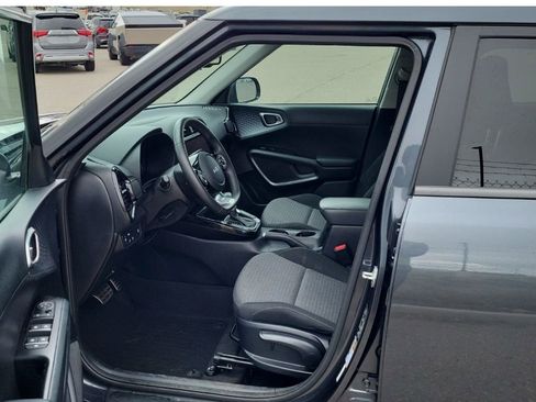 Used 2022 Kia Soul GT-Line FWD image 3
