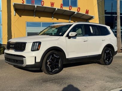 Used 2023 Kia Telluride EX w/ EX Captain's Chair Package