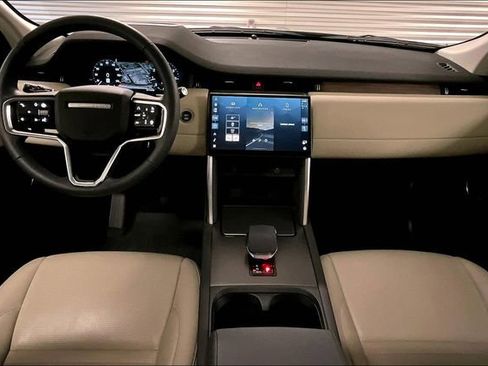 Certified 2025 Land Rover Discovery Sport S image 18