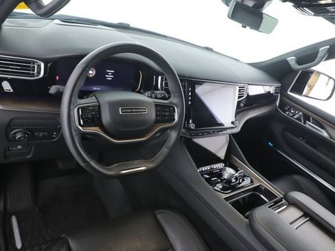 Used 2025 Jeep Grand Wagoneer 4WD image 18