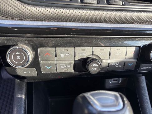 Used 2022 Jeep Compass Trailhawk w/ Trailhawk Convenience Group image 24