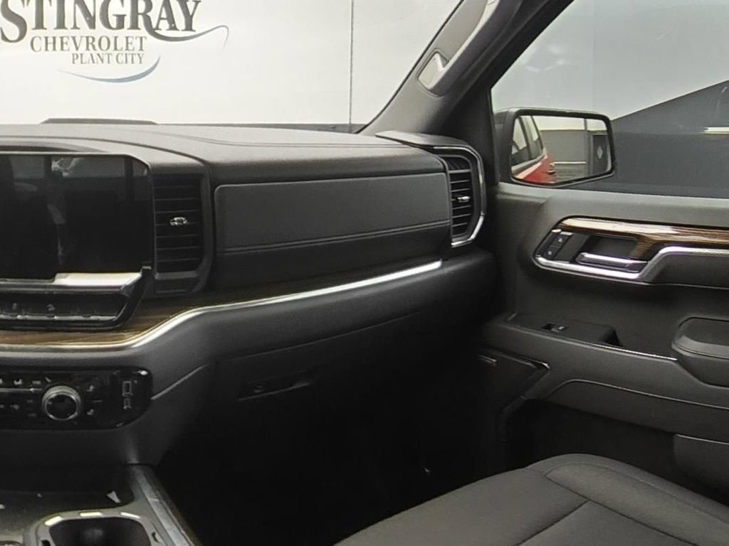 Used 2024 Chevrolet Silverado 1500 LT Trail Boss w/ Convenience Package II AWD/4WD image 15