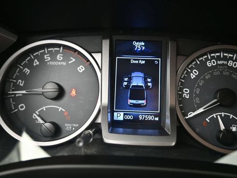 Used 2019 Toyota Tacoma SR5 RWD image 35