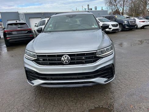 Used 2022 Volkswagen Tiguan SE R-Line AWD/4WD image 8