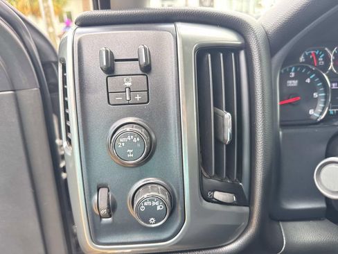 Used 2018 Chevrolet Silverado 1500 LT w/ Trailering Package AWD/4WD image 22