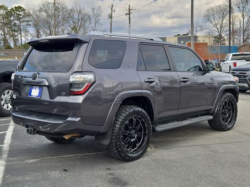 Used 2016 Toyota 4Runner SR5 image 7