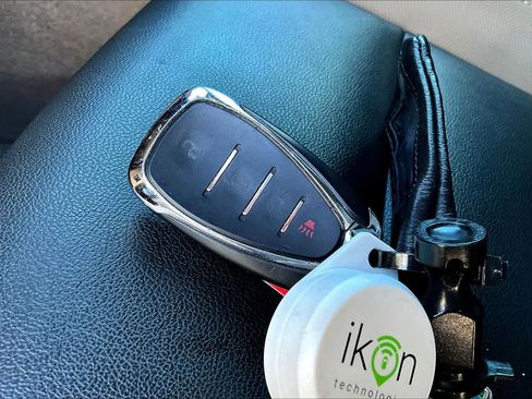 Used 2021 Chevrolet TrailBlazer ACTIV w/ Technology Package image 10