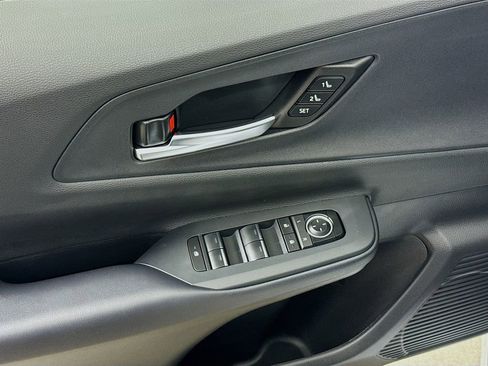 New 2026 Toyota Prius Plug-In Hybrid image 12