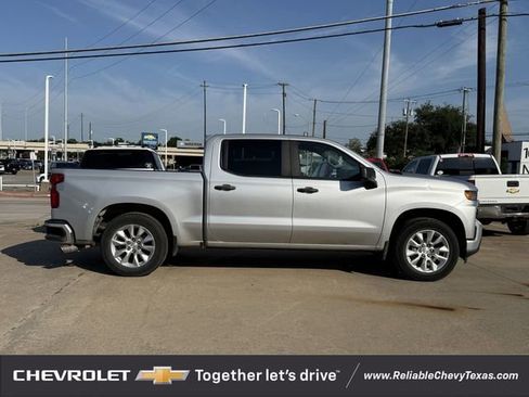 Used 2020 Chevrolet Silverado 1500 Custom w/ Custom Value Package AWD/4WD image 3