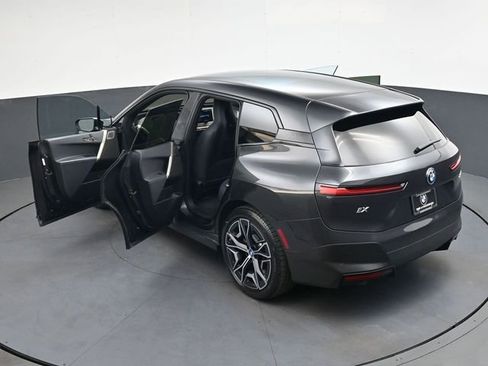Used 2022 BMW iX xDrive50 AWD/4WD image 39