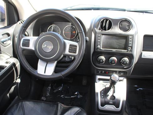 Used 2016 Jeep Compass Latitude image 15