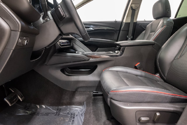 Used 2023 Buick Envision Essence w/ Sport Touring Package FWD image 12
