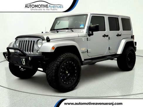 Used 2015 Jeep Wrangler Unlimited Sahara w/ Connectivity Group AWD/4WD image 1